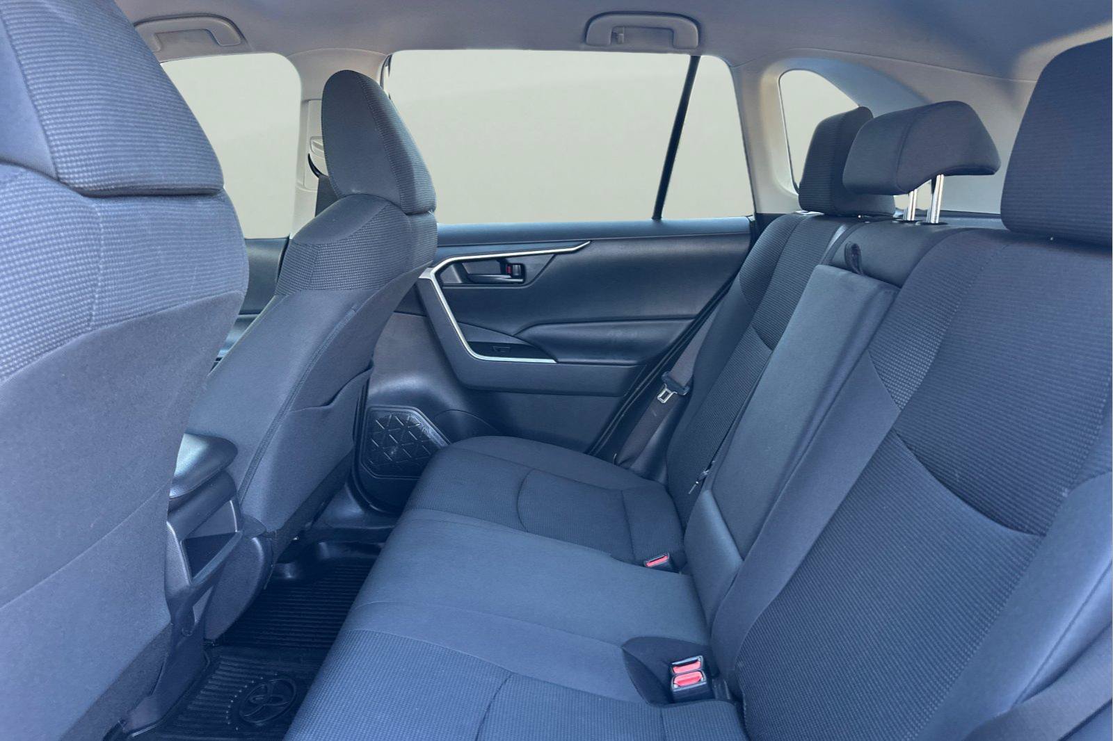 Used 2019 Toyota RAV4 LE w/ All Weather Liner Package AWD/4WD image 5