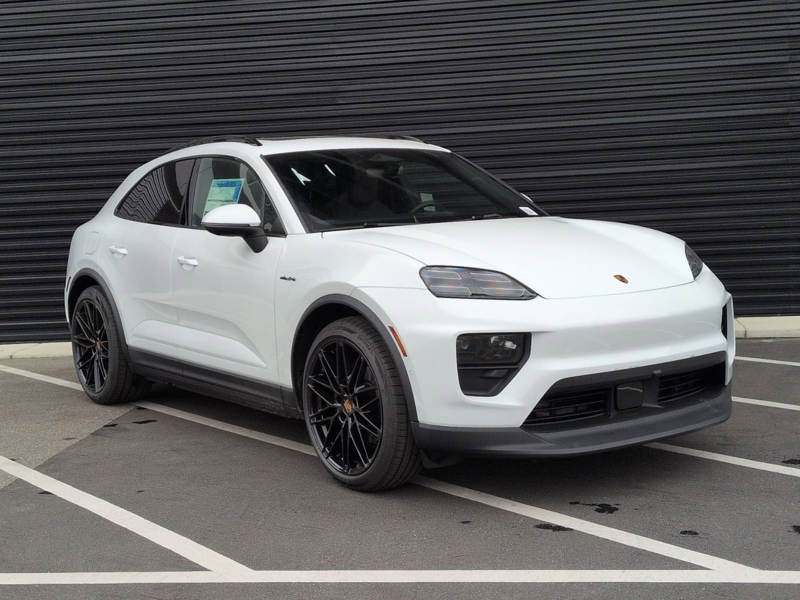 Used 2026 Porsche Macan Electric image 5