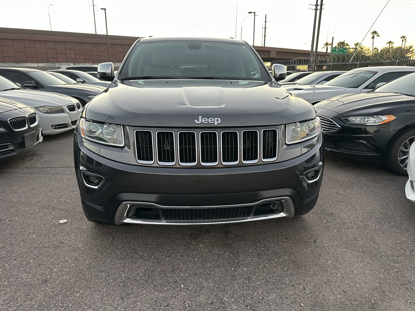 Used 2015 Jeep Grand Cherokee Limited AWD/4WD image 2