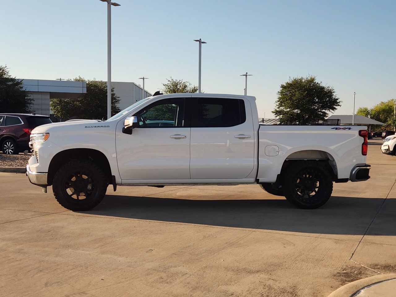 Used 2025 Chevrolet Silverado 1500 LT w/ Safety Package AWD/4WD image 4