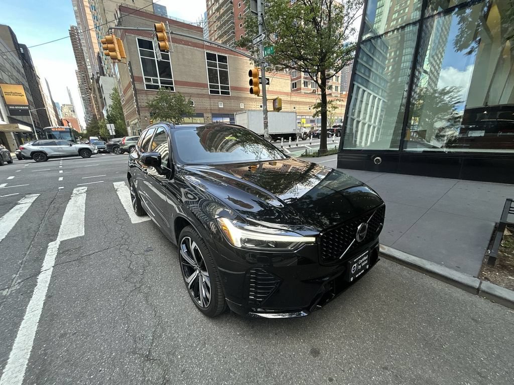 Certified 2025 Volvo XC60 B5 Ultra w/ Protection Package Premier AWD/4WD image 1