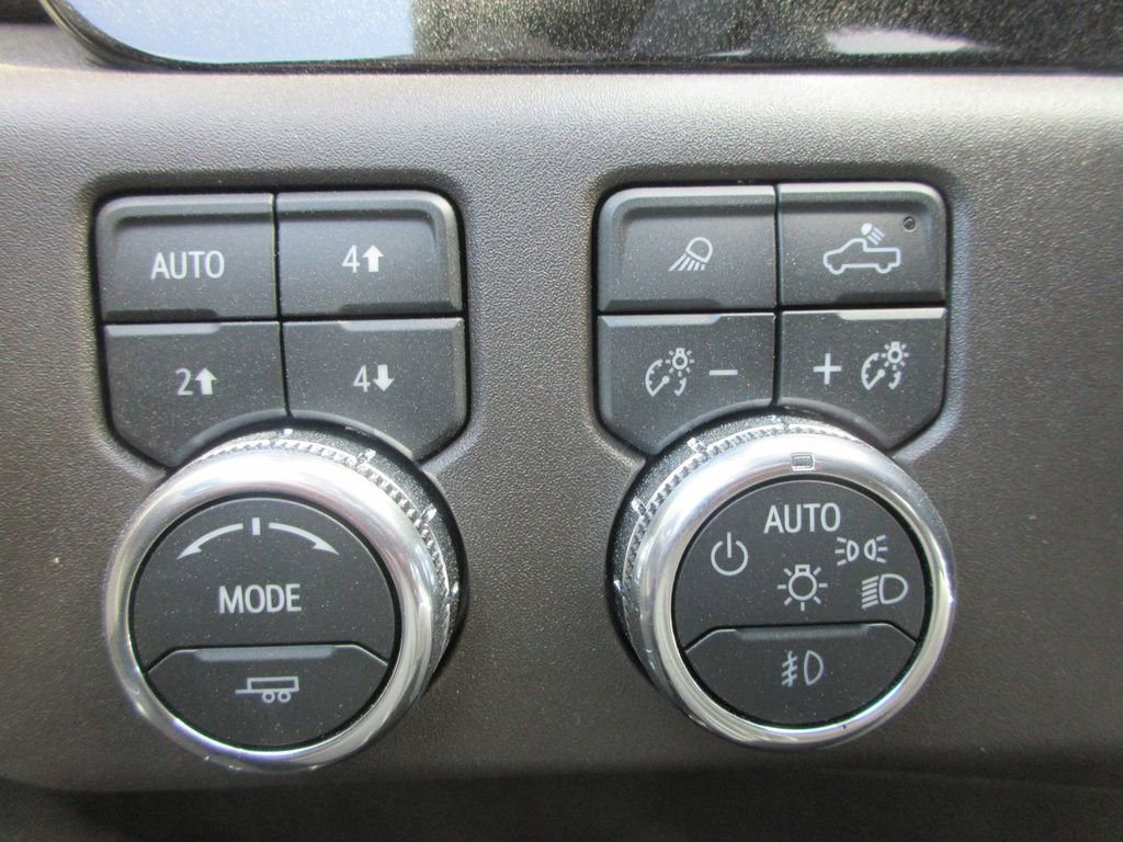 New 2026 GMC Sierra 1500 SLT image 18