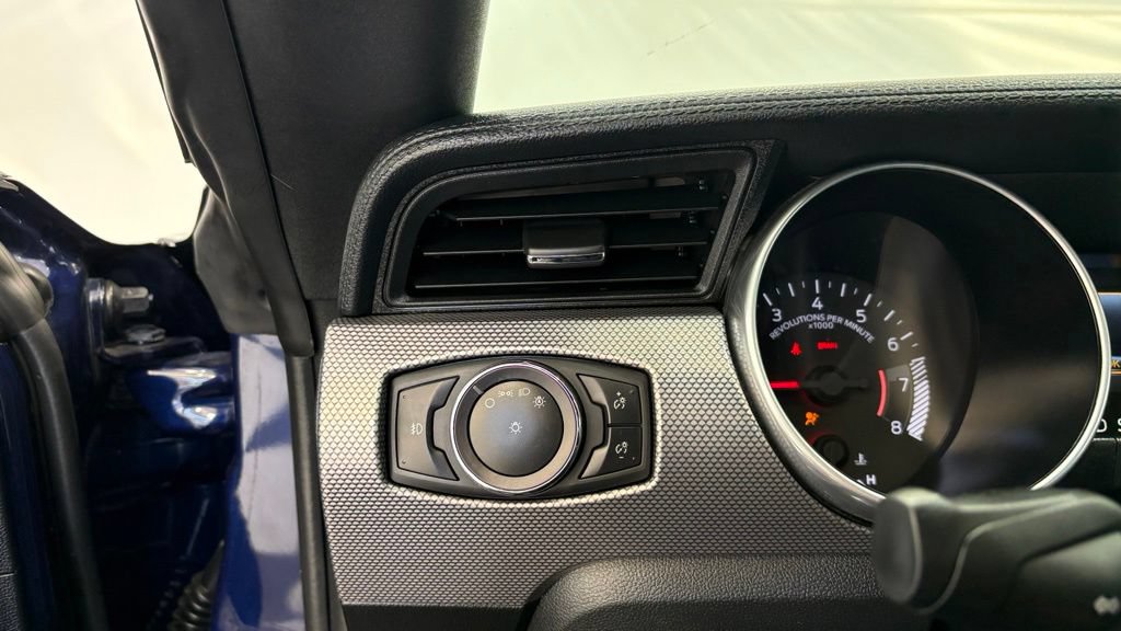 Used 2019 Ford Mustang GT w/ Black Accent Package RWD image 26