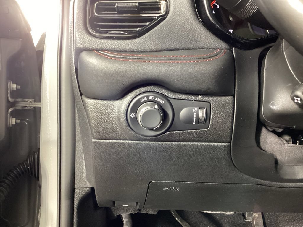 Used 2025 Dodge Durango R/T AWD/4WD image 12