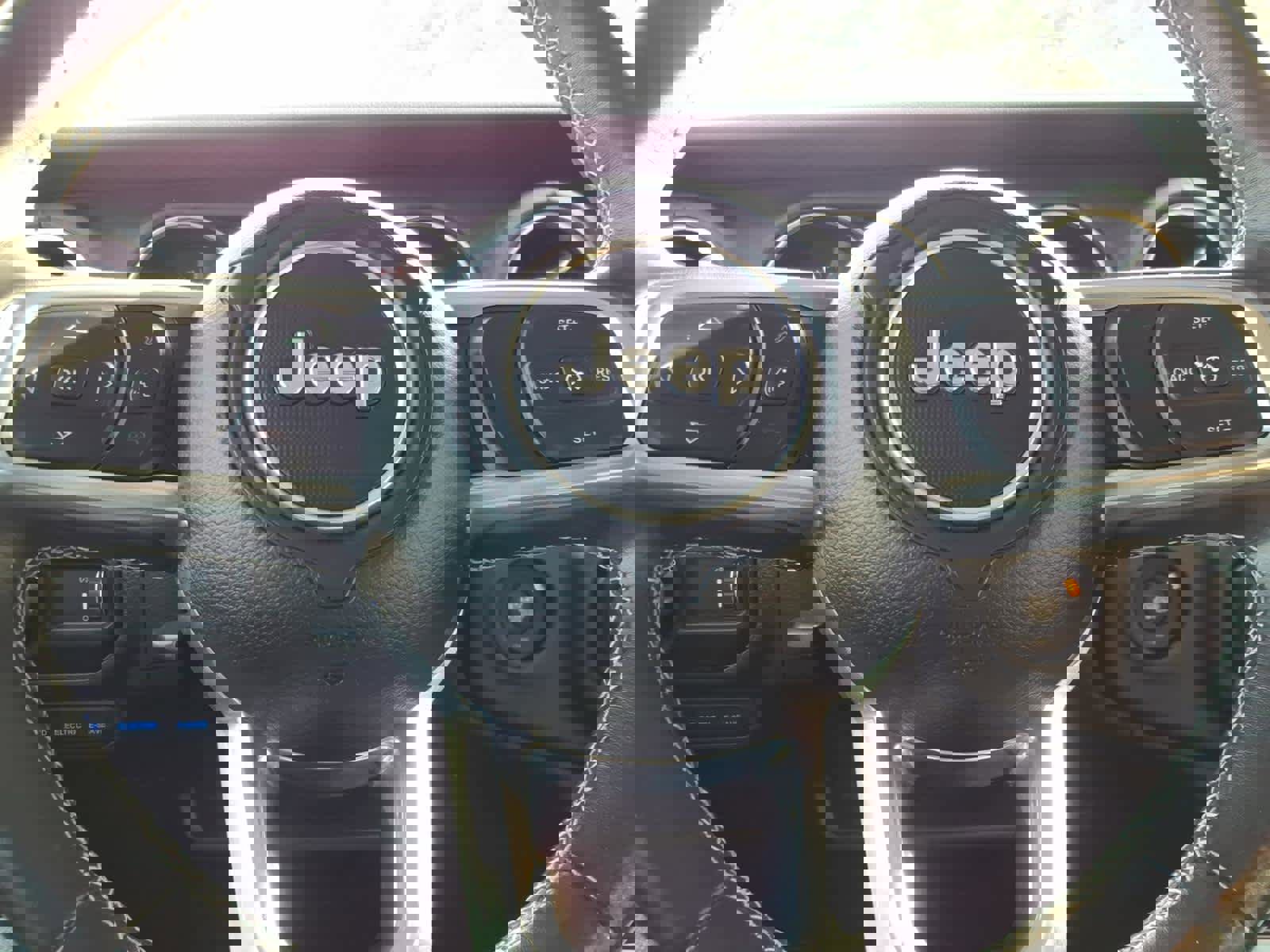 Used 2023 Jeep Wrangler Sahara w/ Cold Weather Group image 9