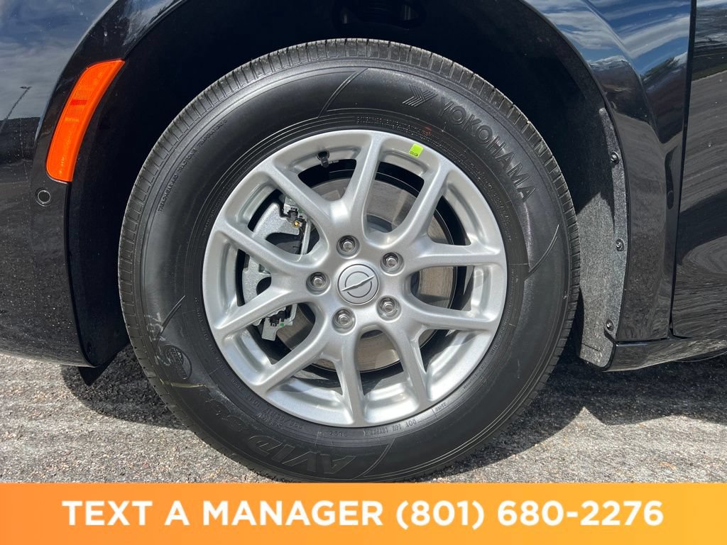 New 2026 Chrysler Pacifica Select FWD image 26