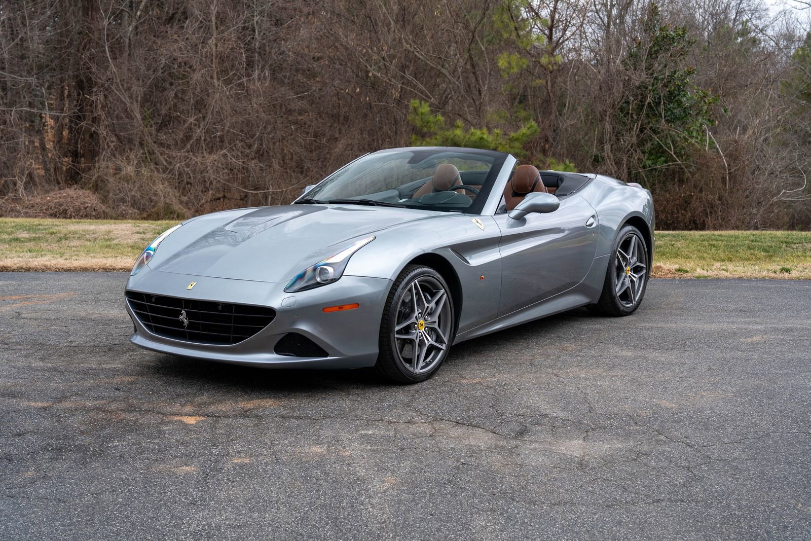 Used 2017 Ferrari California T image 5