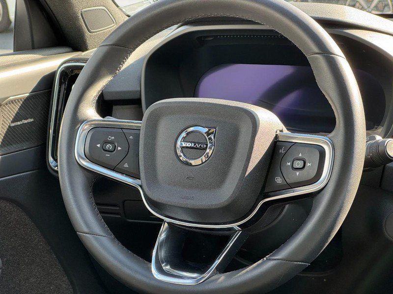Used 2023 Volvo XC40 Recharge Ultimate w/ Protection Package Premier AWD/4WD image 13