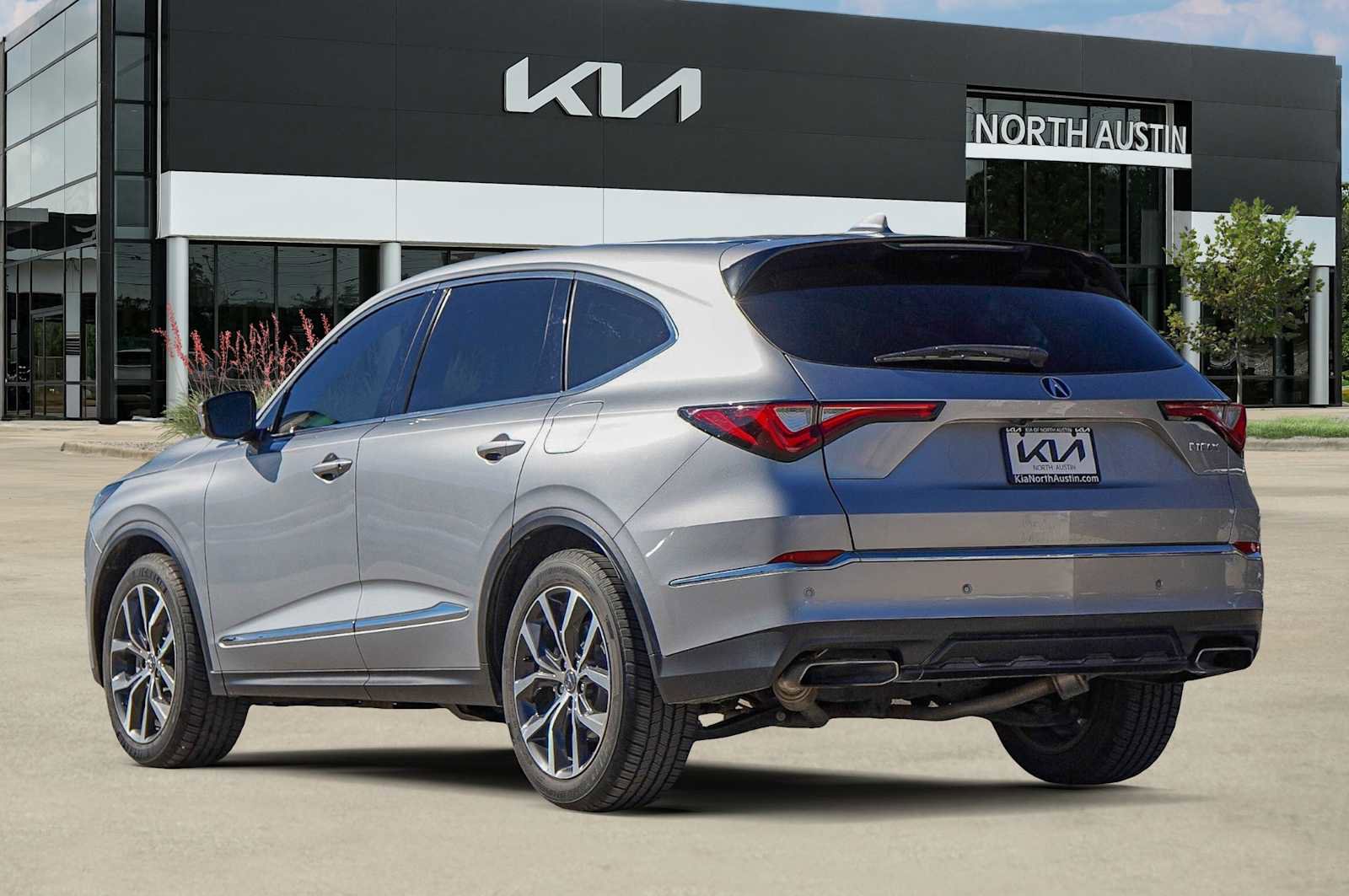 Used 2022 Acura MDX FWD w/ Technology Package image 5