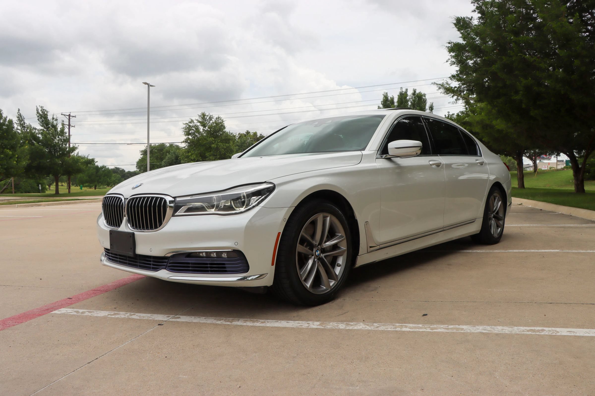 Used 2017 BMW 750i xDrive AWD/4WD image 3