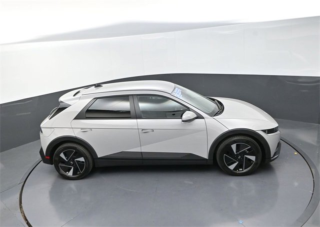 New 2025 Hyundai Ioniq 5 SE image 28