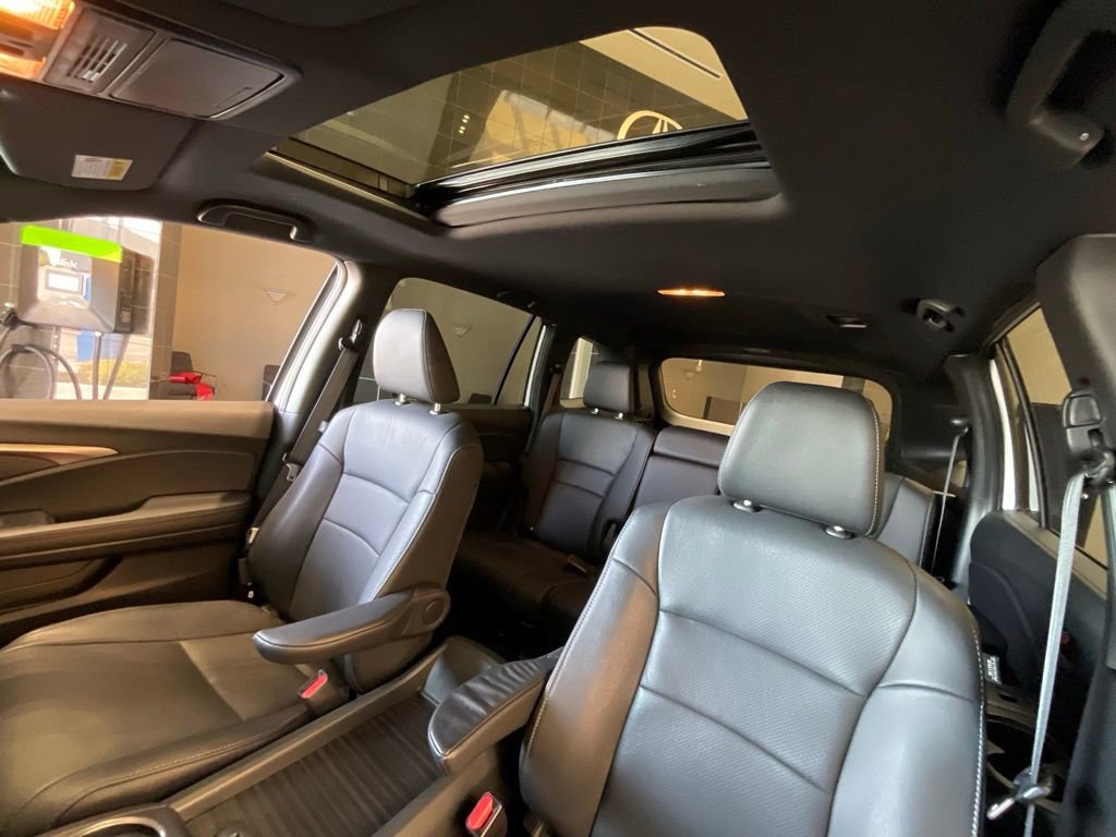 Used 2023 Honda Passport EX-L image 11