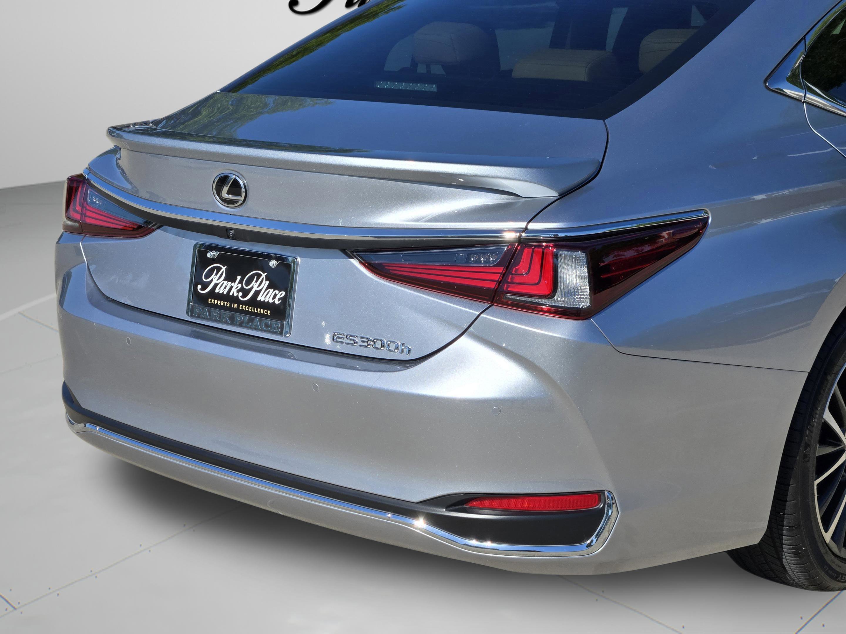 Used 2025 Lexus ES 300h w/ Premium Package FWD image 41
