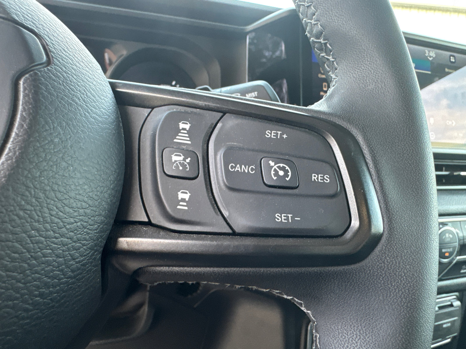 Used 2025 Jeep Wrangler Willys image 31