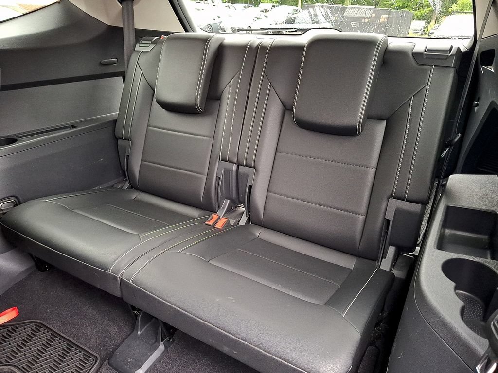 Used 2023 Volkswagen Atlas SE w/ Black Wheel Package AWD/4WD image 13