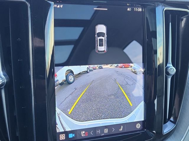 Used 2023 Volvo XC60 T8 Plus image 26