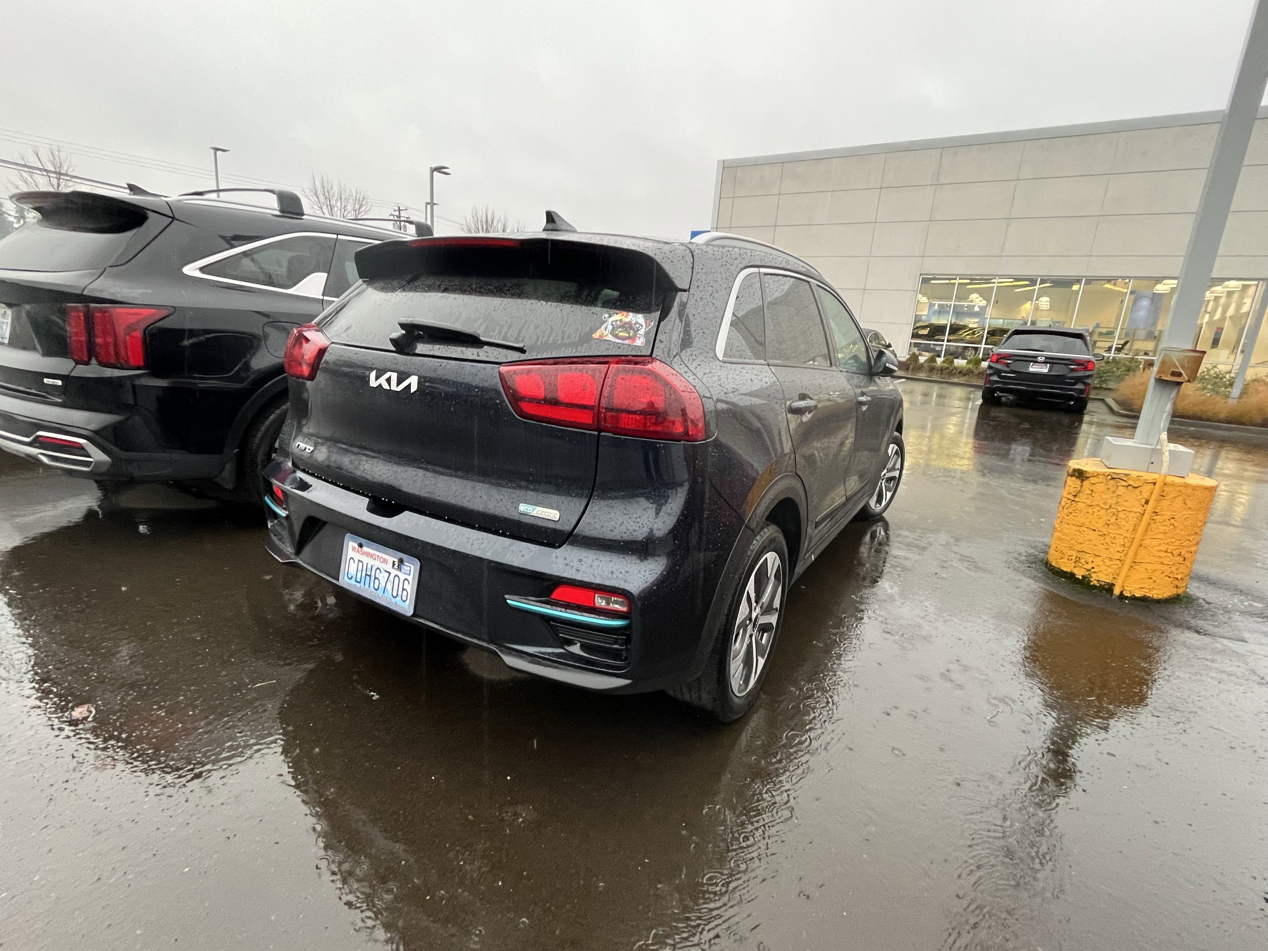 Used 2022 Kia Niro EX w/ Cold Weather Package image 4
