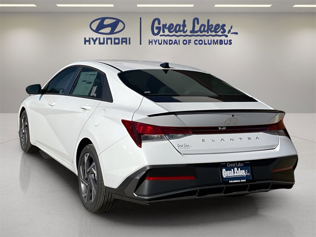 Certified 2025 Hyundai Elantra Sport image 3