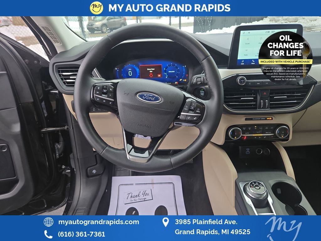 Used 2022 Ford Escape SEL w/ Technology Package image 13