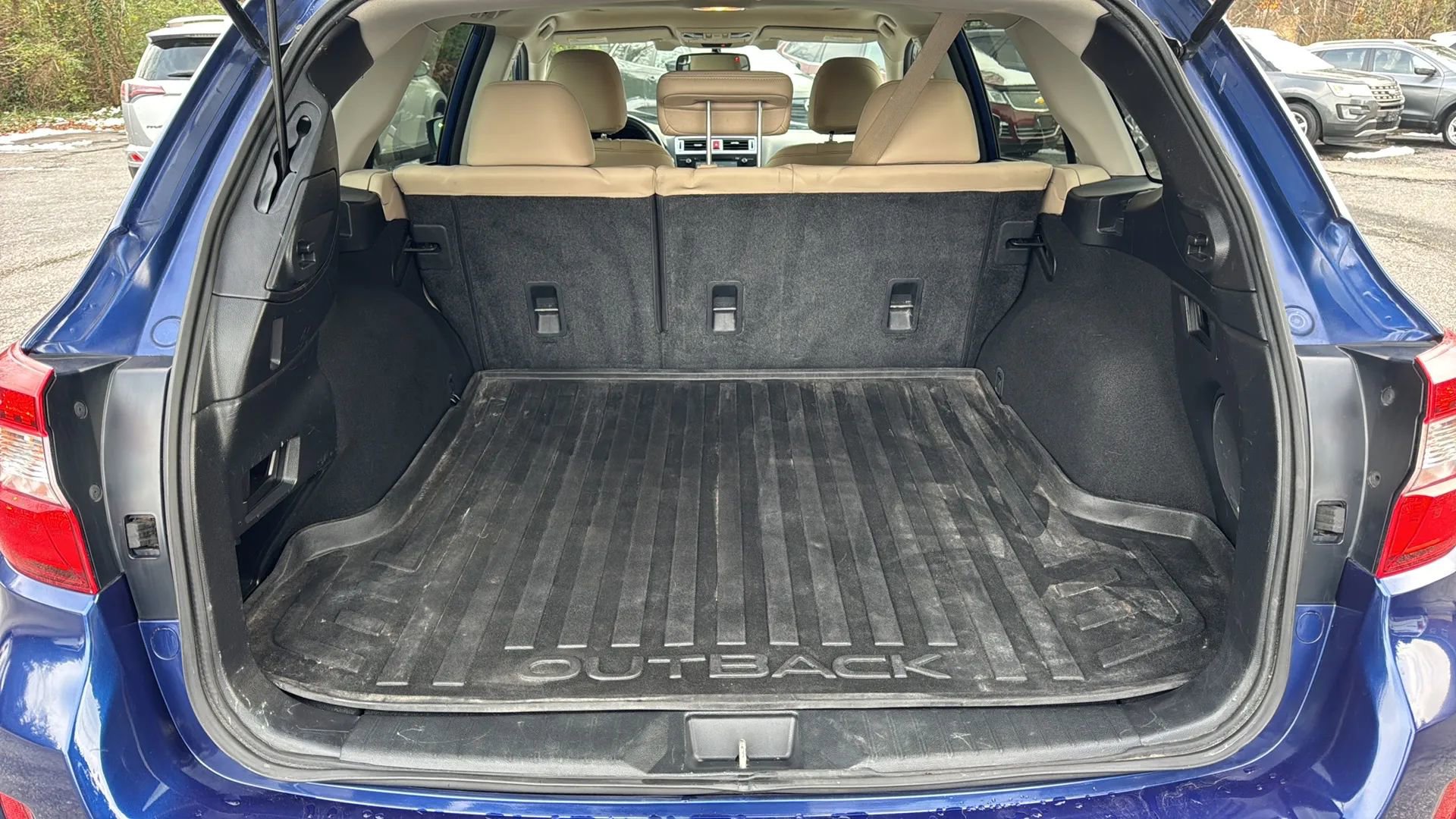 Used 2015 Subaru Outback 3.6R Limited image 14