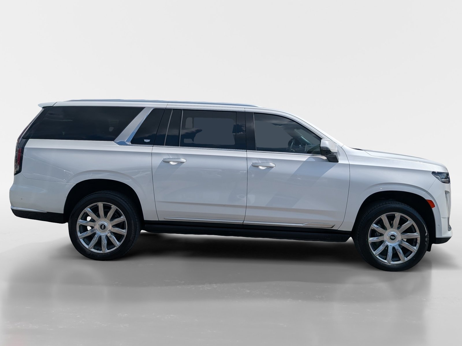Used 2024 Cadillac Escalade ESV Premium Luxury Platinum AWD/4WD image 3