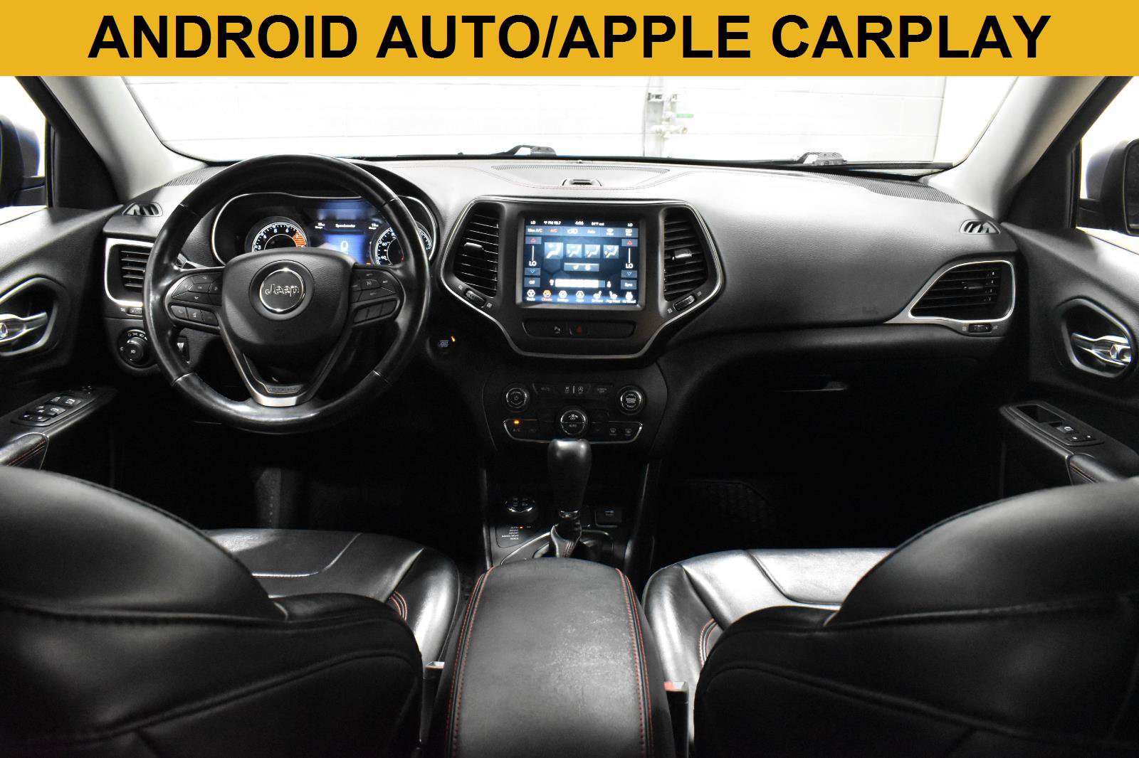 Used 2020 Jeep Cherokee Trailhawk w/ Cold Weather Group AWD/4WD image 2