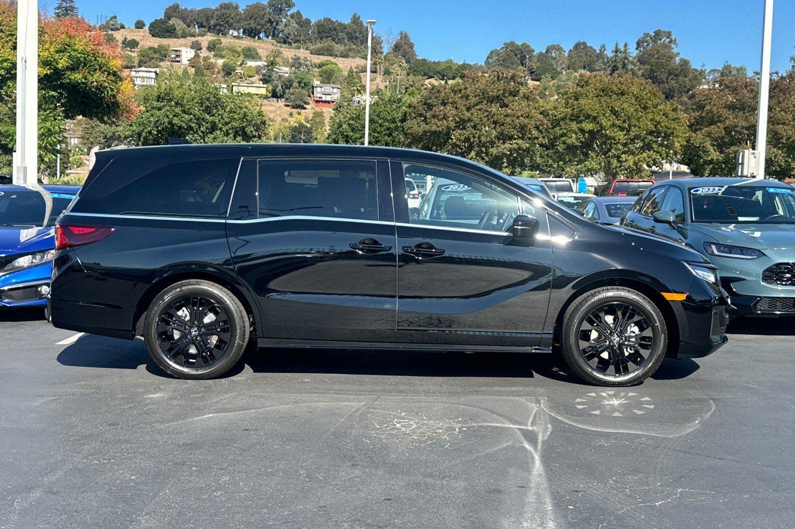 New 2026 Honda Odyssey Sport-L image 2