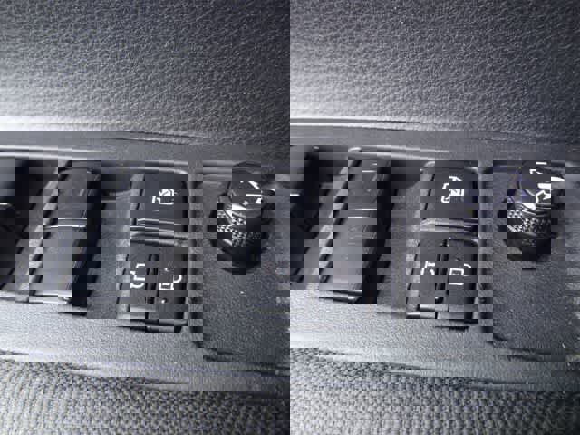 Used 2023 Toyota Corolla LE image 15