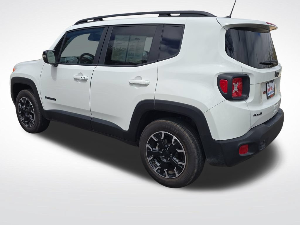 Used 2023 Jeep Renegade Latitude AWD/4WD image 3