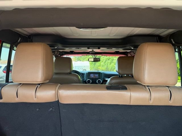 Used 2014 Jeep Wrangler Unlimited Sahara w/ Max Tow Package AWD/4WD image 9