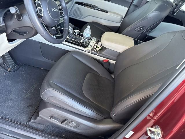 Used 2024 Kia Carnival SX Prestige image 4