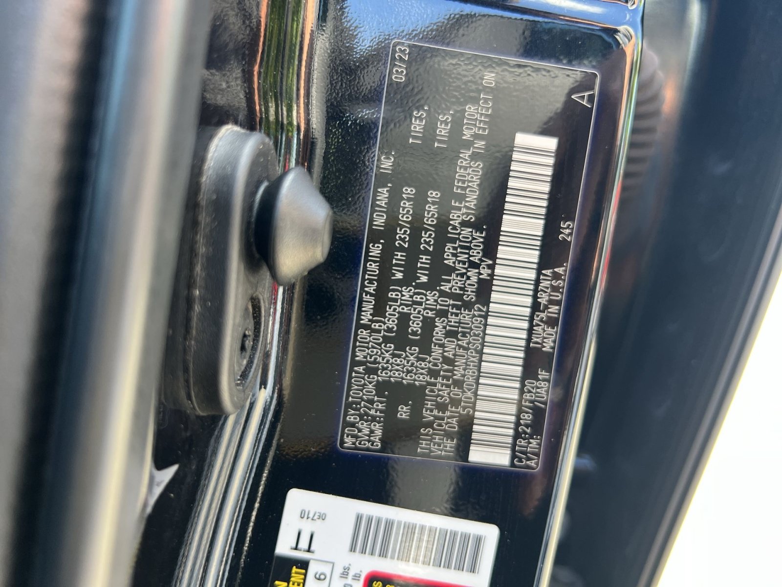 Used 2023 Toyota Highlander LE AWD/4WD image 31