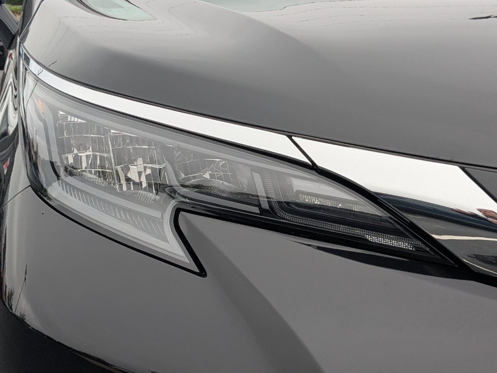 New 2026 Toyota Sienna XLE FWD image 10