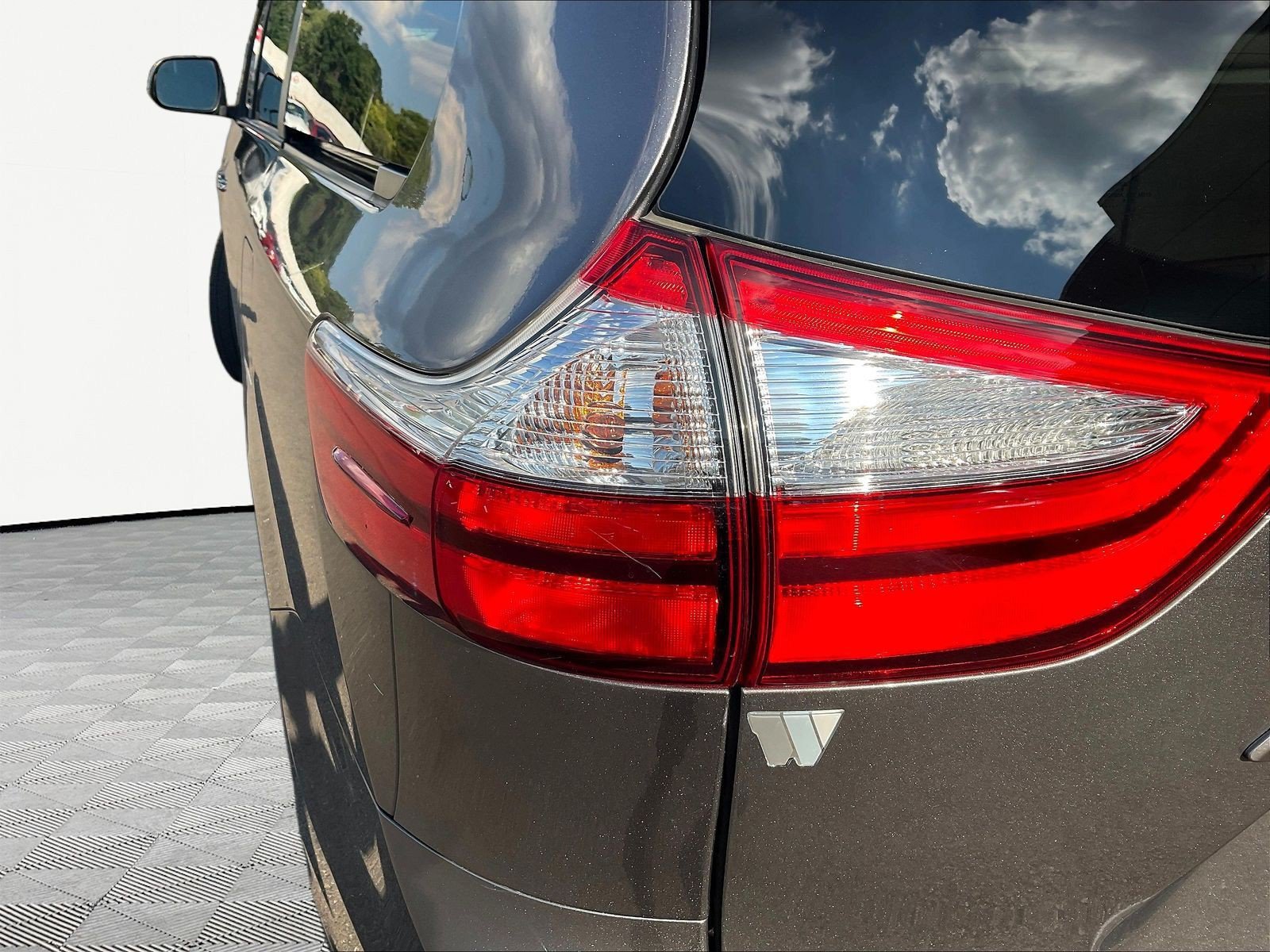 Used 2015 Toyota Sienna XLE Premium FWD image 23