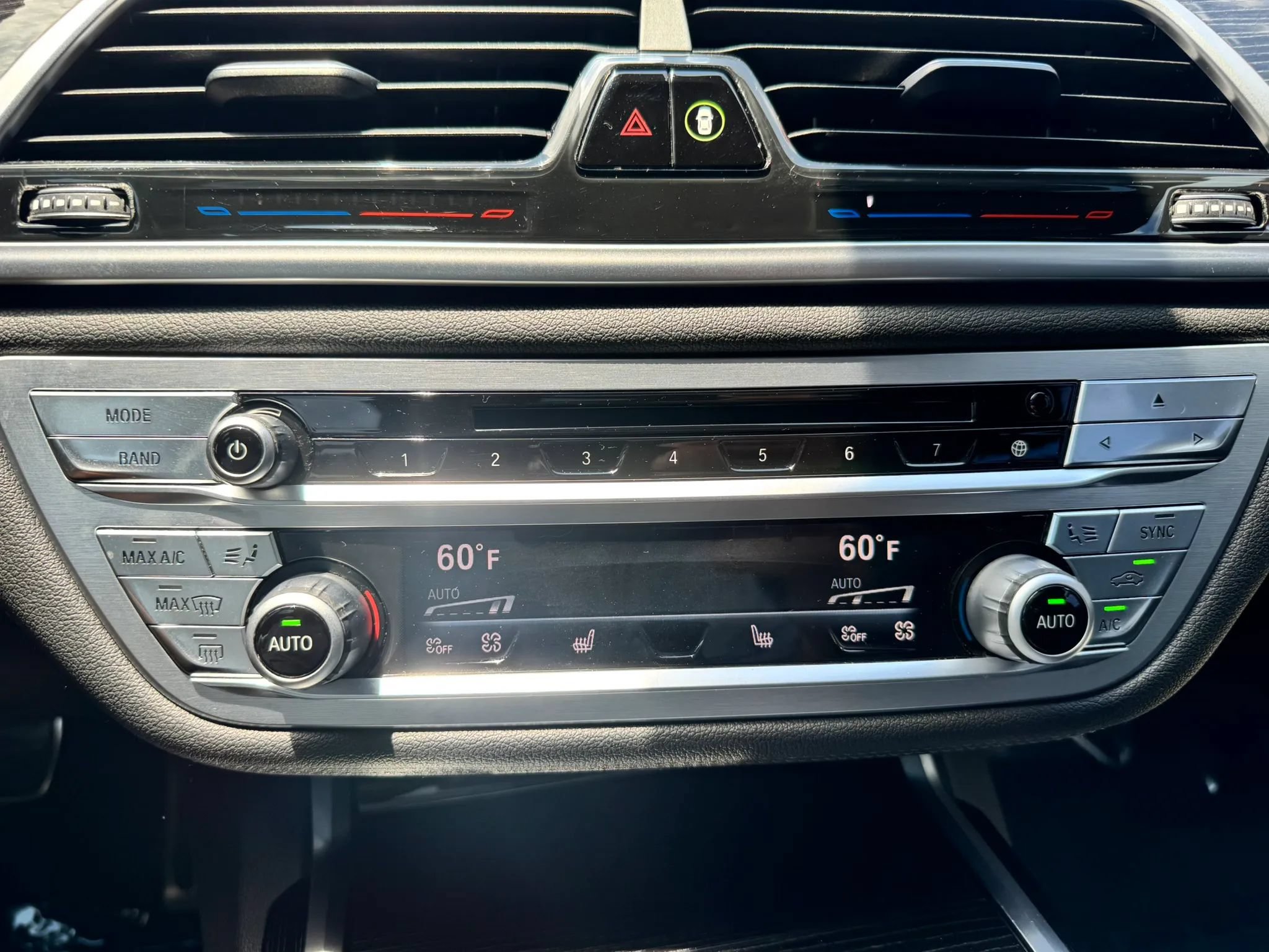 Used 2019 BMW 740i w/ M Sport Package RWD image 32