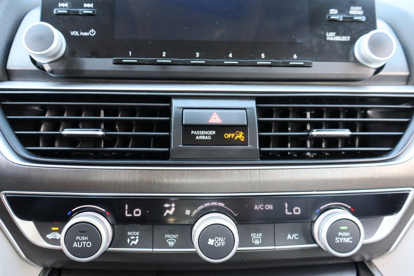 Used 2018 Honda Accord LX image 22