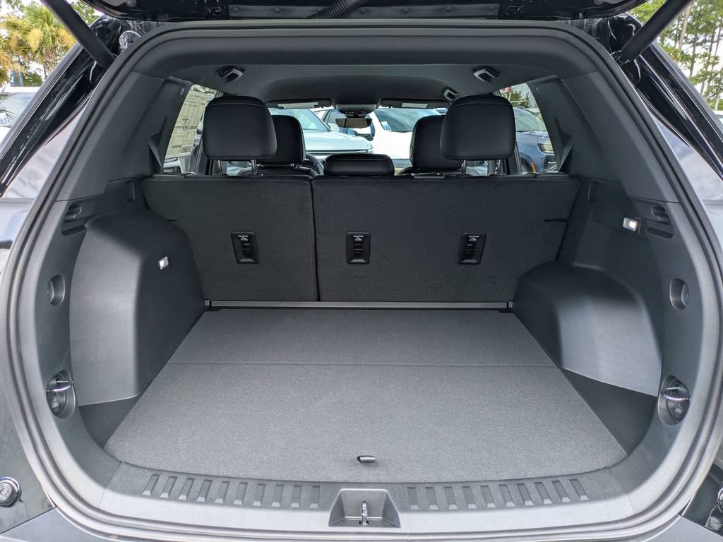 New 2027 Chevrolet Equinox ACTIV w/ Safety and Technology Package FWD image 13