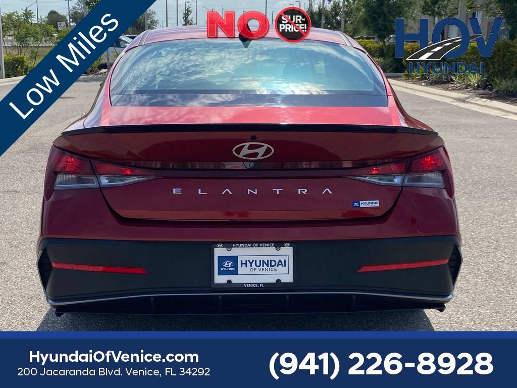 Certified 2025 Hyundai Elantra Sport FWD image 8