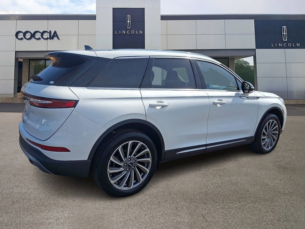 Certified 2023 Lincoln Corsair Reserve w/ Equipment Group 201A AWD/4WD image 4
