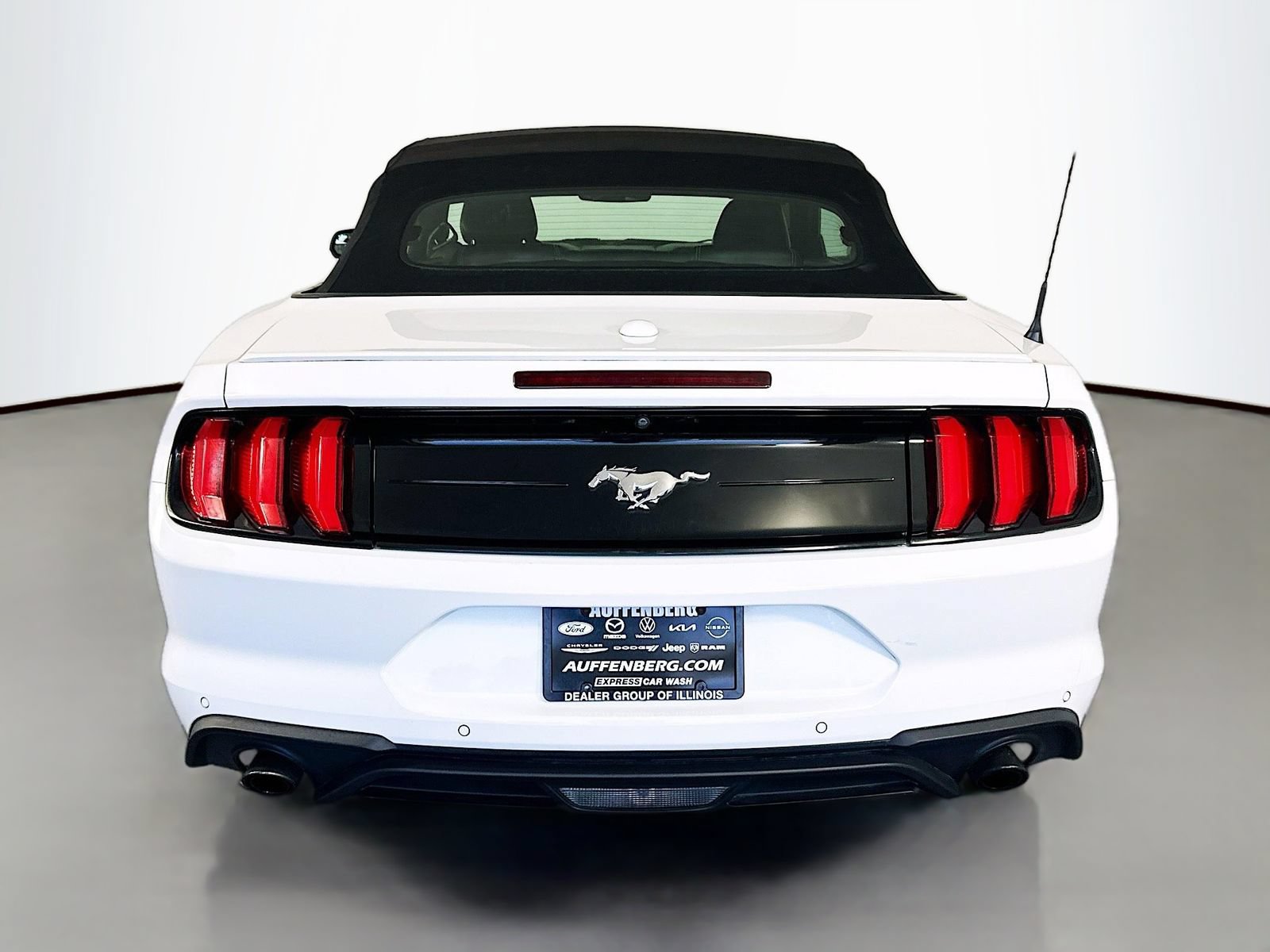 Used 2018 Ford Mustang Premium RWD image 6