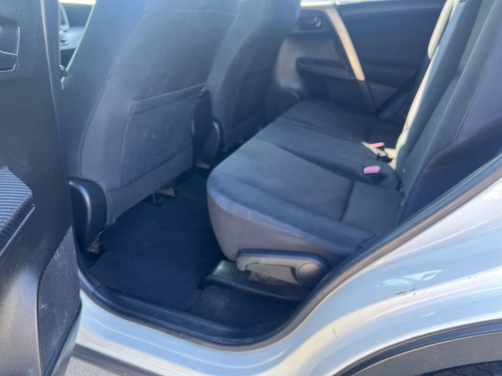 Used 2014 Toyota RAV4 LE image 21