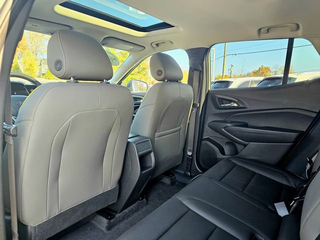 Used 2025 Chevrolet Trax ACTIV w/ Sunroof Package image 24