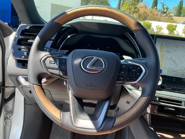 Used 2026 Lexus RX 350h w/ Convenience Package AWD/4WD image 14