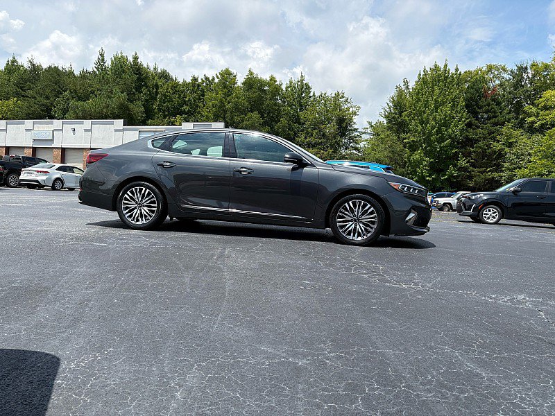 Used 2020 Kia Cadenza Technology