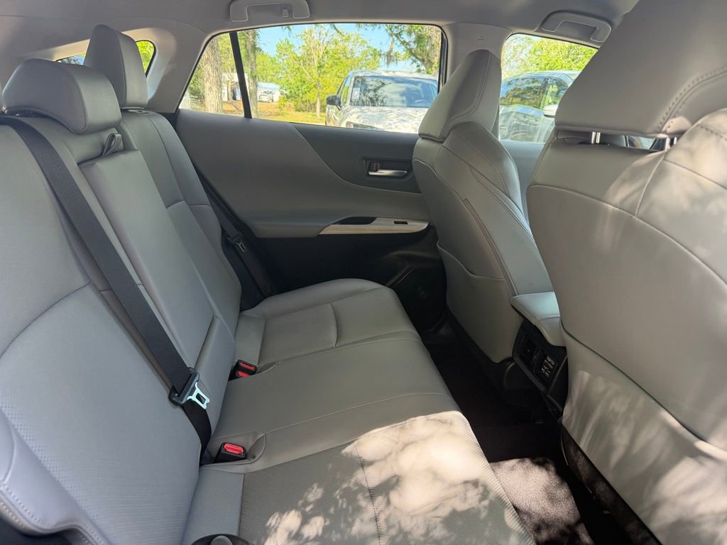 Used 2024 Toyota Venza Limited image 8