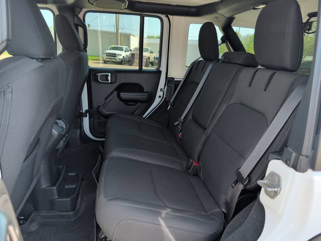Used 2023 Jeep Wrangler Unlimited w/ Cold Weather Group AWD/4WD image 30