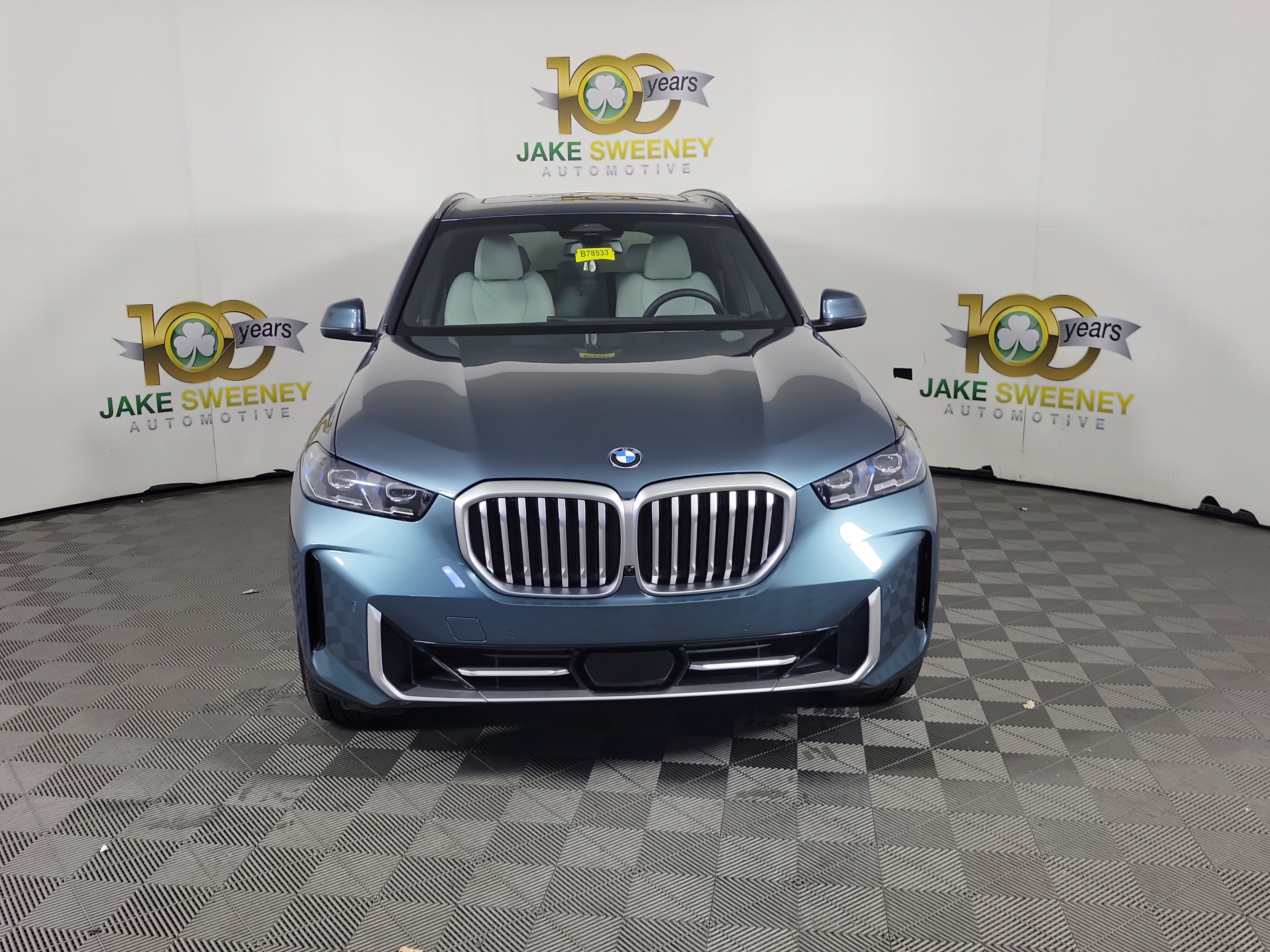 Certified 2026 BMW X5 xDrive40i w/ Parking Assistance Package AWD/4WD image 2