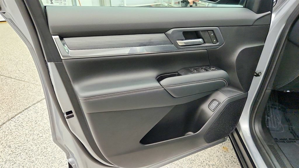 Used 2026 GMC Terrain Elevation w/ Elevation Premium Package FWD image 10