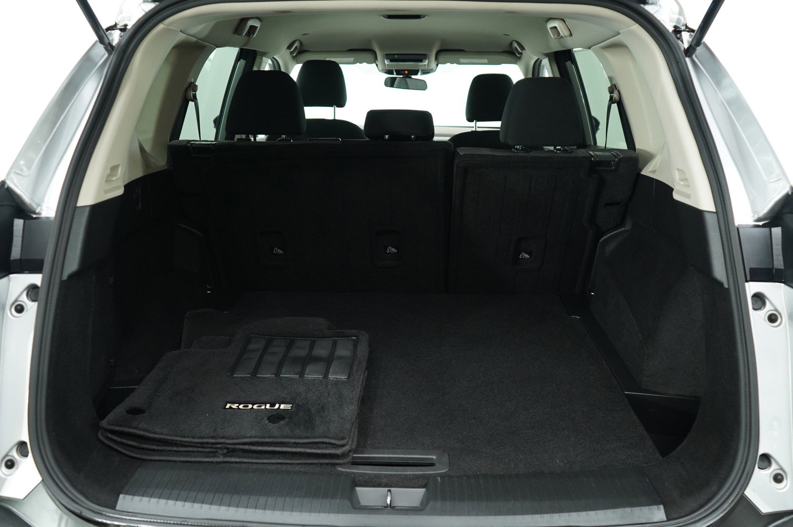 Used 2022 Nissan Rogue SV image 16