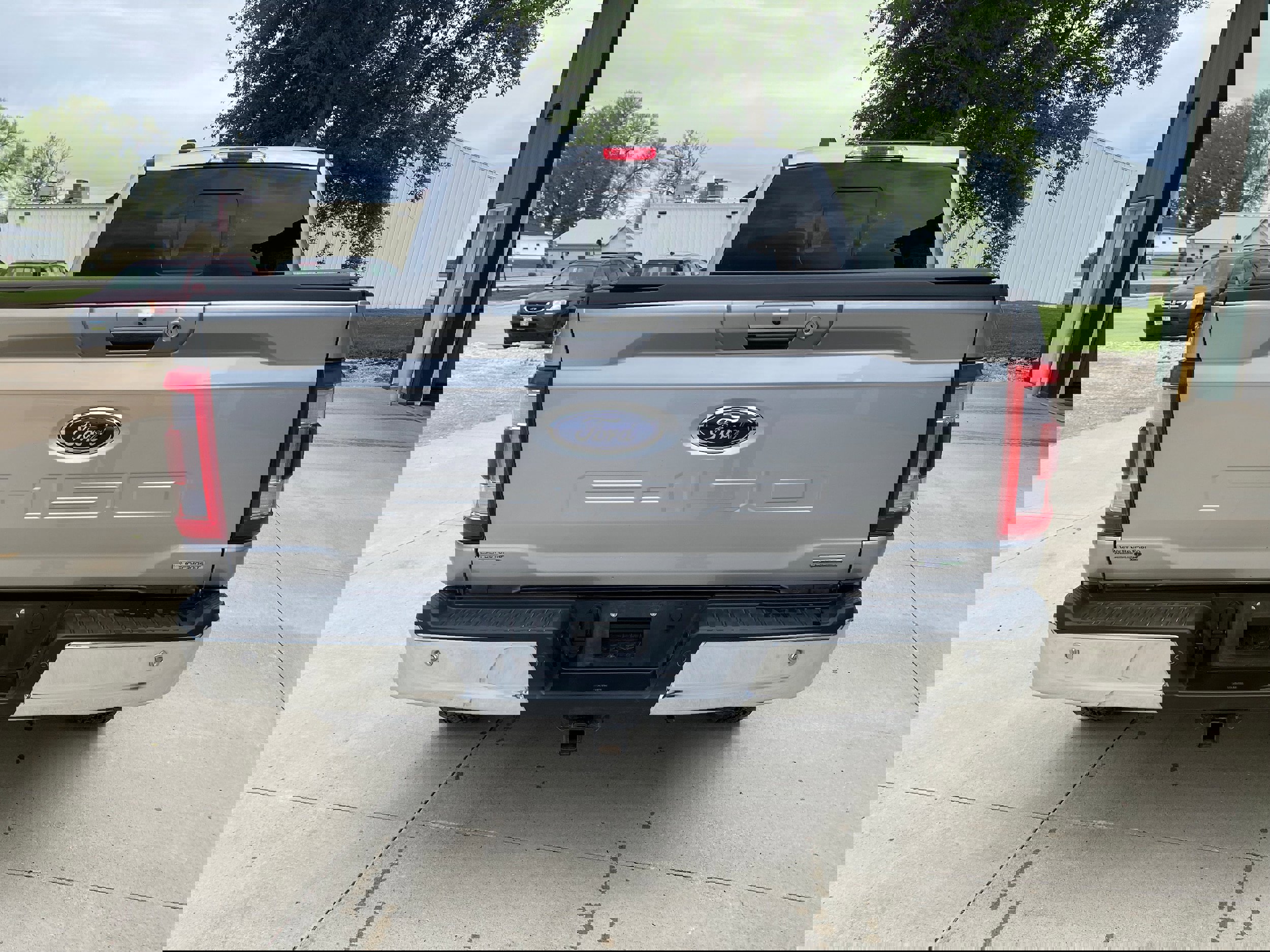 Used 2023 Ford F150 Lariat w/ Trailer Tow Package image 5